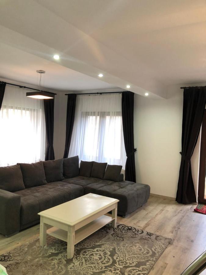 Holiday Luxury Villa With Private Garden Selimbar Exterior photo